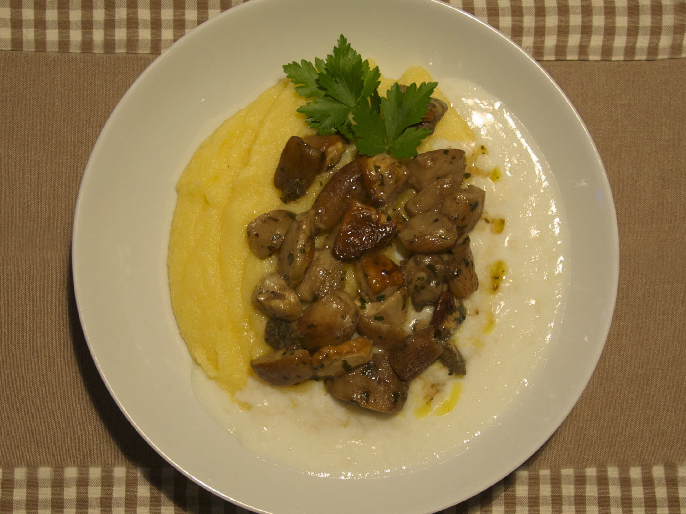 Polenta com fondue e cogumelos boletus - Bertazzoni